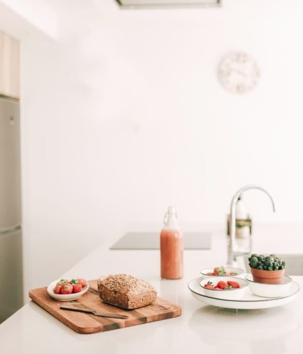 reforma-vivienda-casco-antiguo-tolosa-cocina-blanca