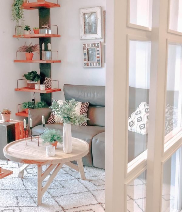 reforma-vivienda-mutriku-salon-puerta-corredera