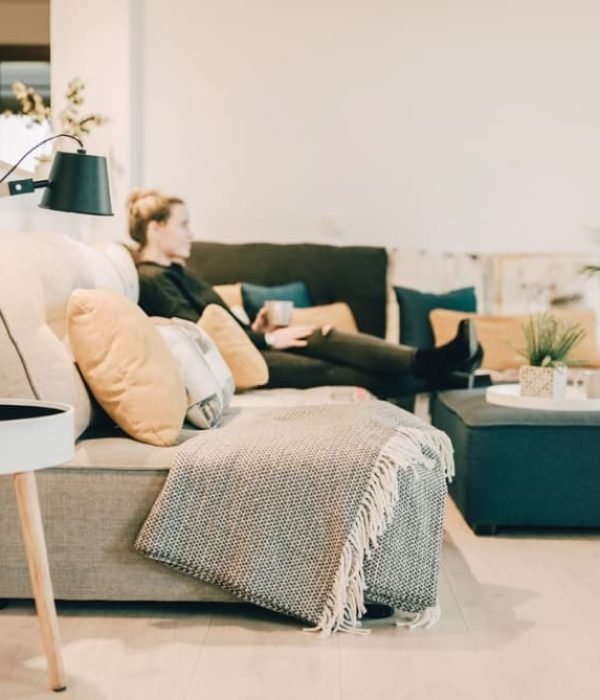 reforma-vivienda-oiartzun-salon-sofa